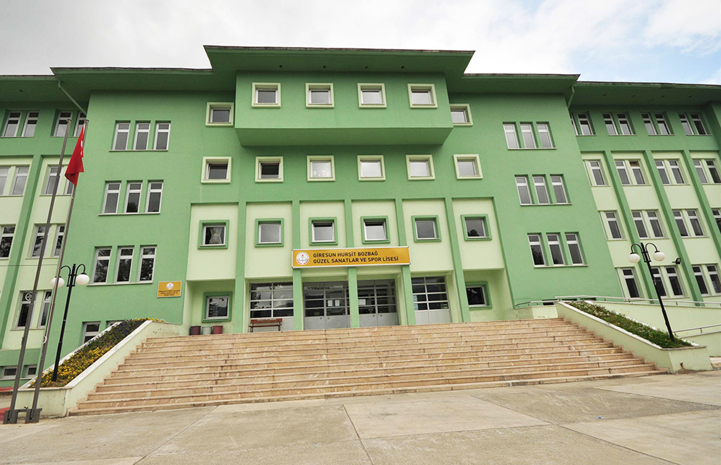 Giresun Hurşit Bozbağ Güzel Sanatlar Lisesi