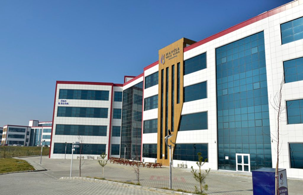 Celal Bayar Üniversitesi Mühendislik ve İdari Birimler Fakültesi